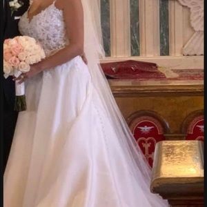 Washed and dried, only used once in my wedding. Great condition like brand new